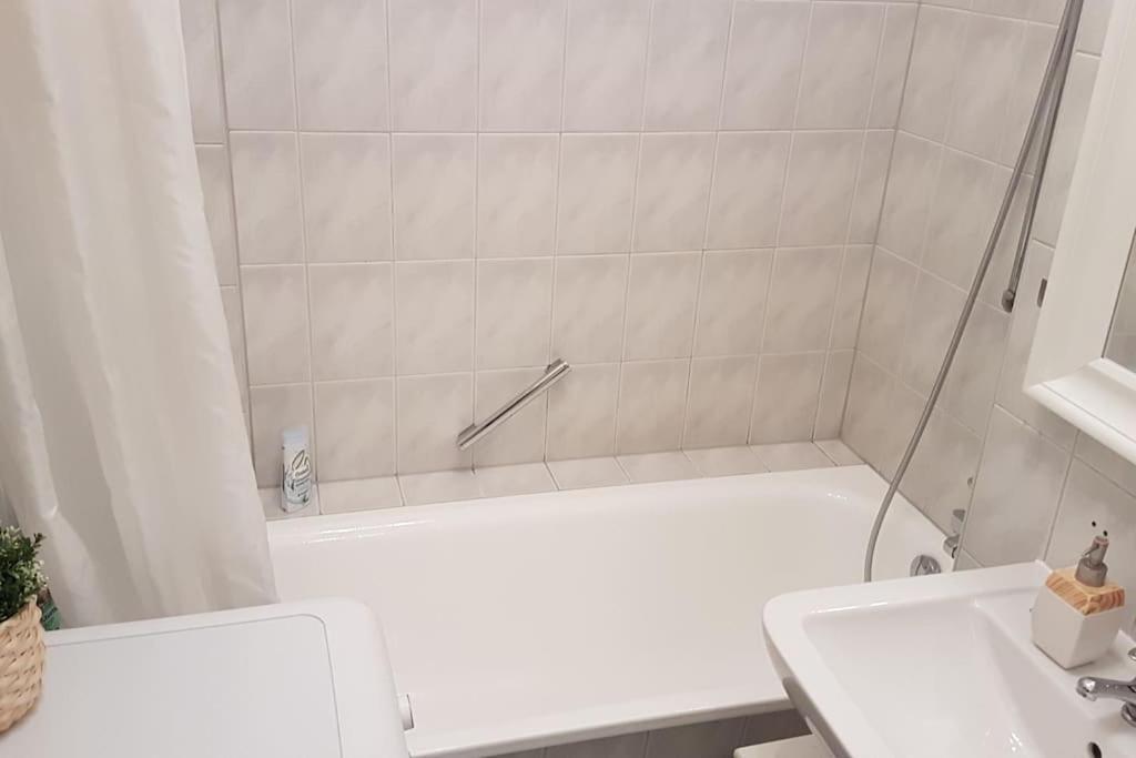 2 Room Apartment Near Station Neustadt In Dresden Neustadt Eksteriør bilde